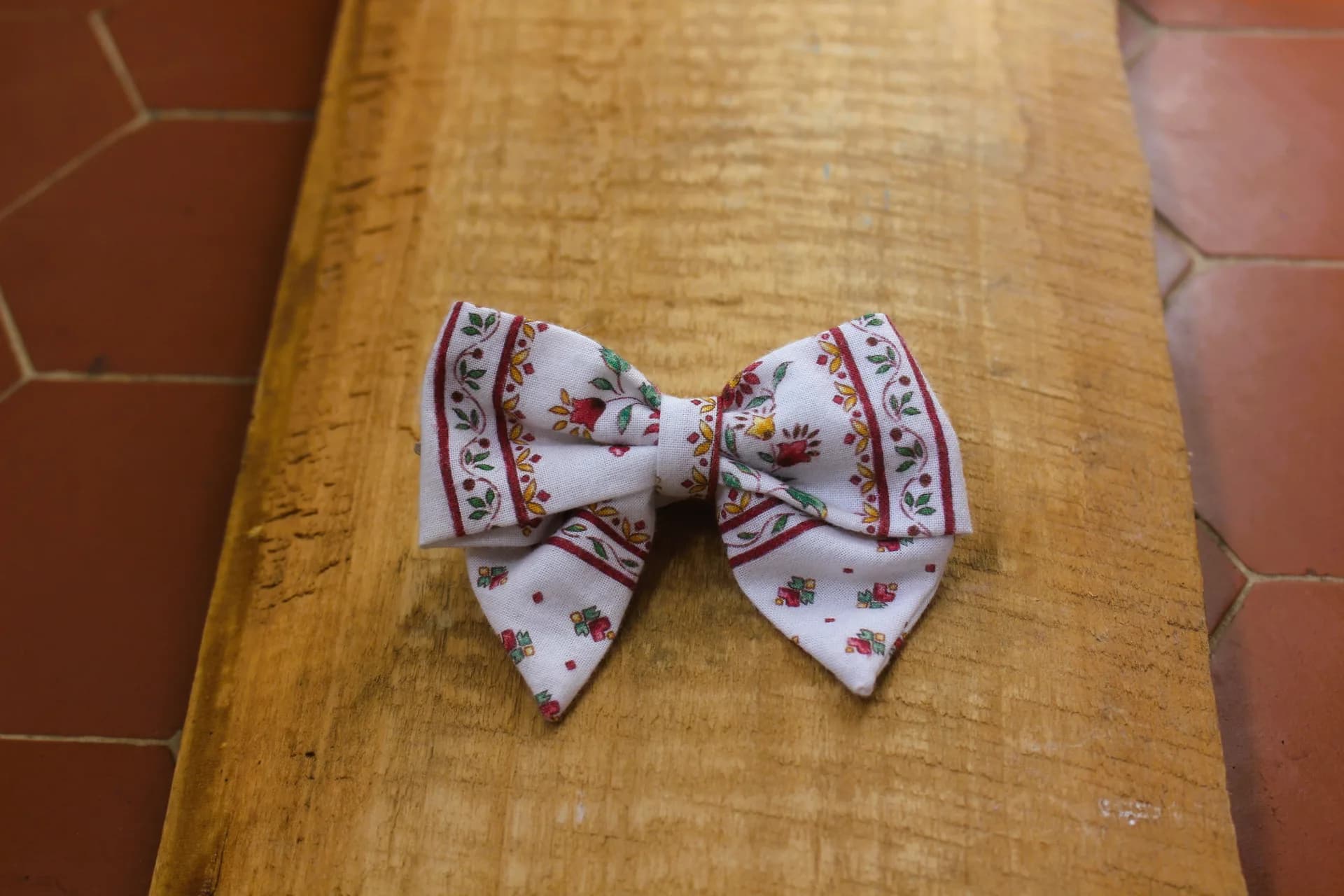 Grande barrette, Adélaïde